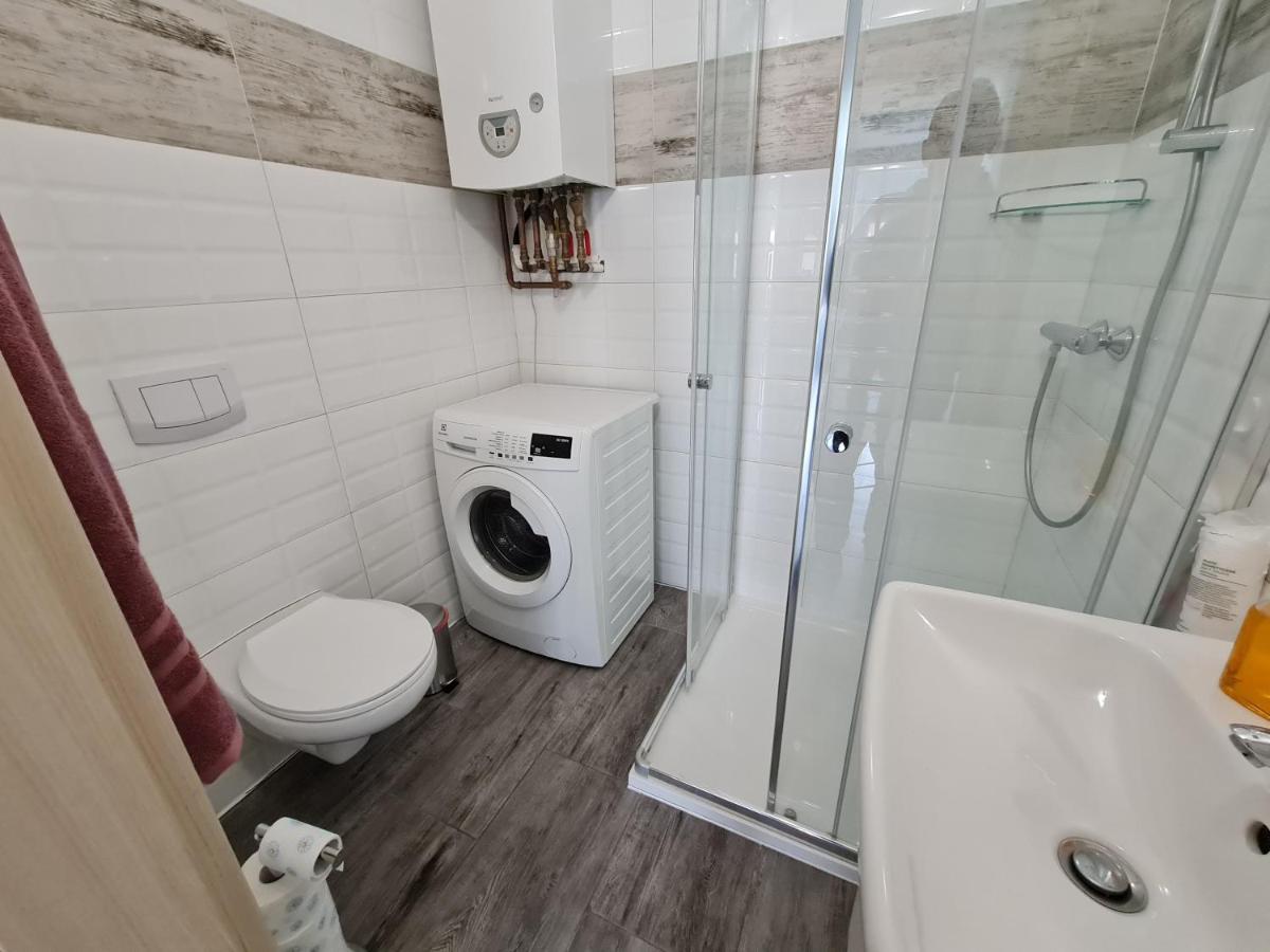 Apartament Ada Apartment Glogowek Ngoại thất bức ảnh