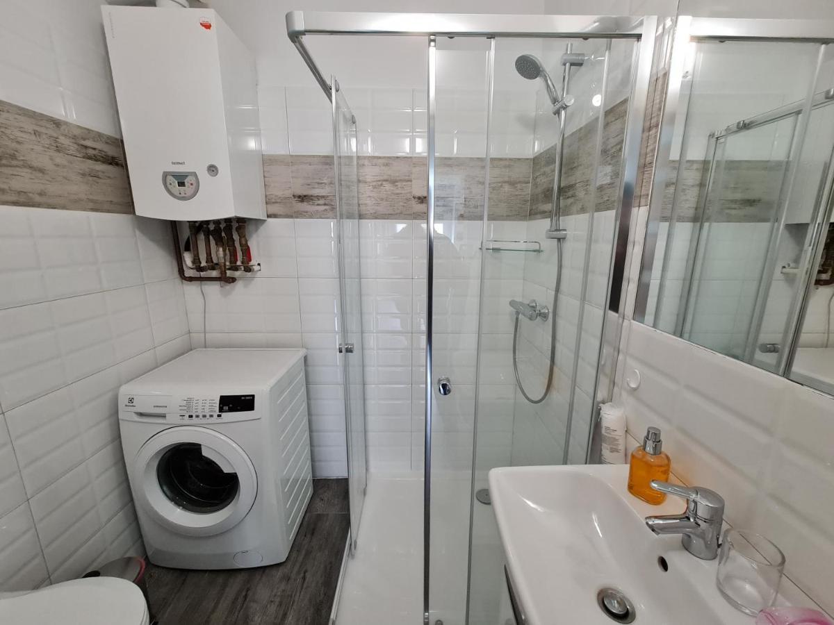Apartament Ada Apartment Glogowek Ngoại thất bức ảnh