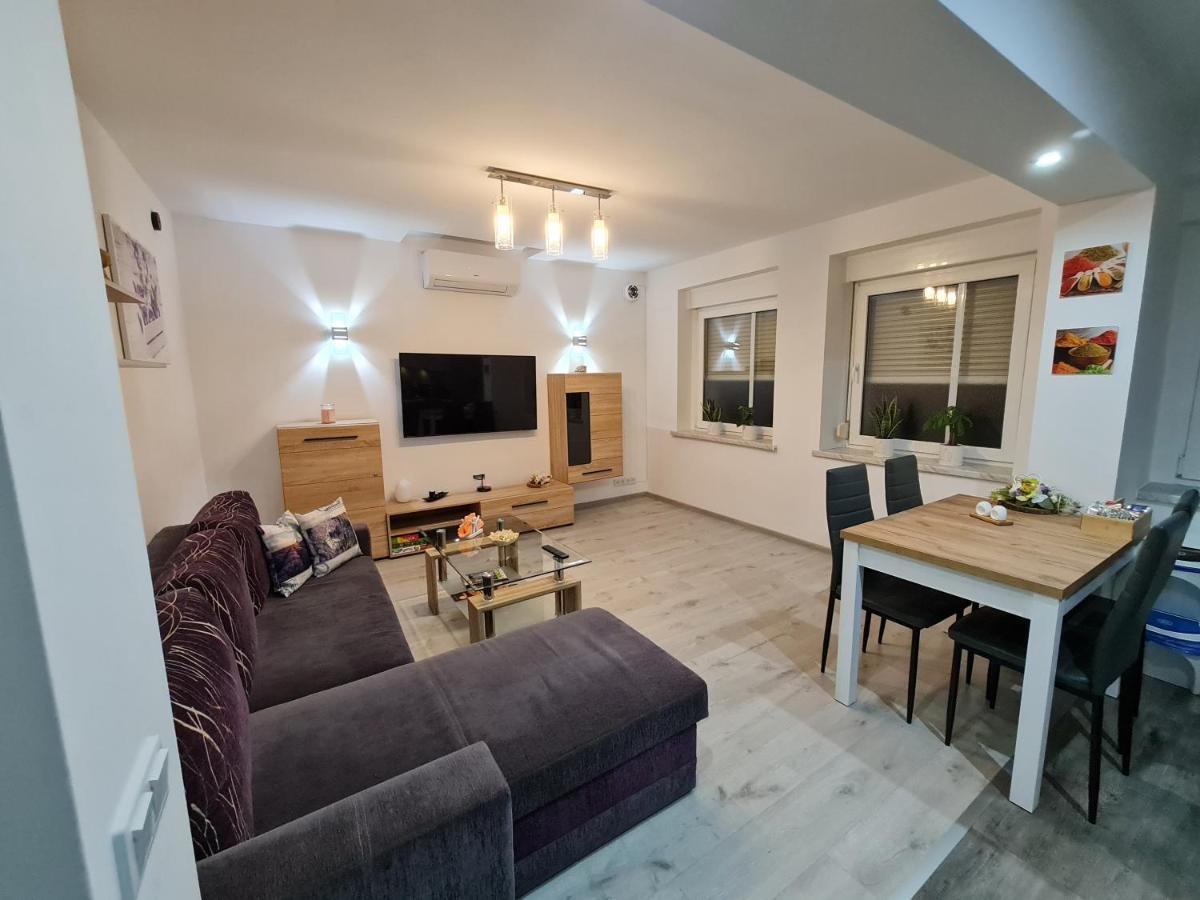 Apartament Ada Apartment Glogowek Ngoại thất bức ảnh